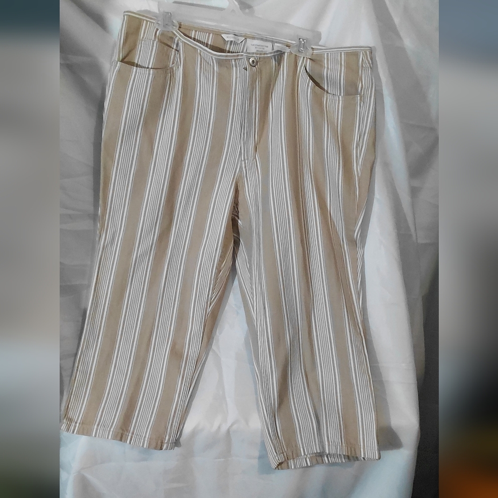 Liz Claiborne Women's Beige and White Striped Capris